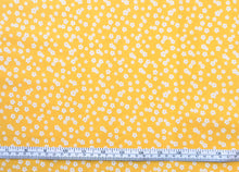 Charger l'image dans la galerie, Flower Yellow/White Fabric - 1/2 Meter - Cotton Fabric
